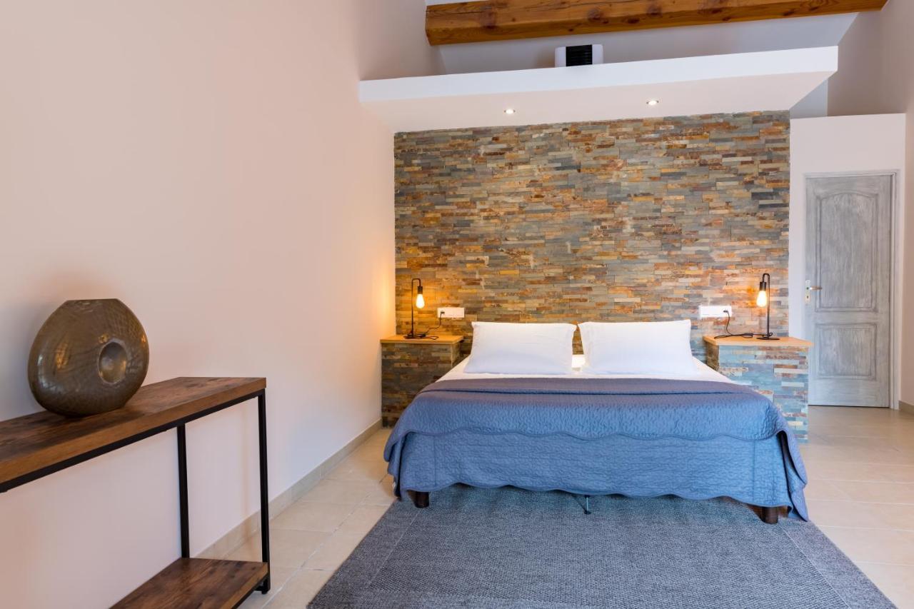 Sur Les Hauteurs Du Luberon-Chez Lisett Bed and Breakfast Caseneuve Eksteriør billede