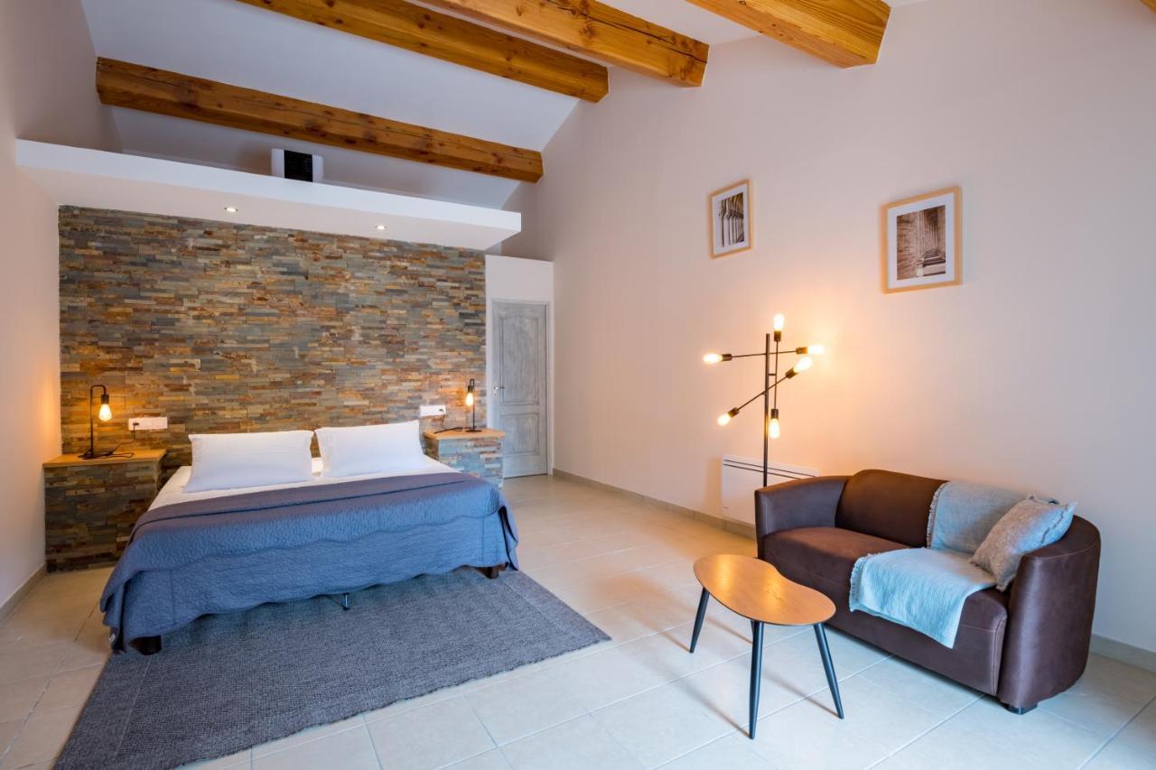 Sur Les Hauteurs Du Luberon-Chez Lisett Bed and Breakfast Caseneuve Eksteriør billede