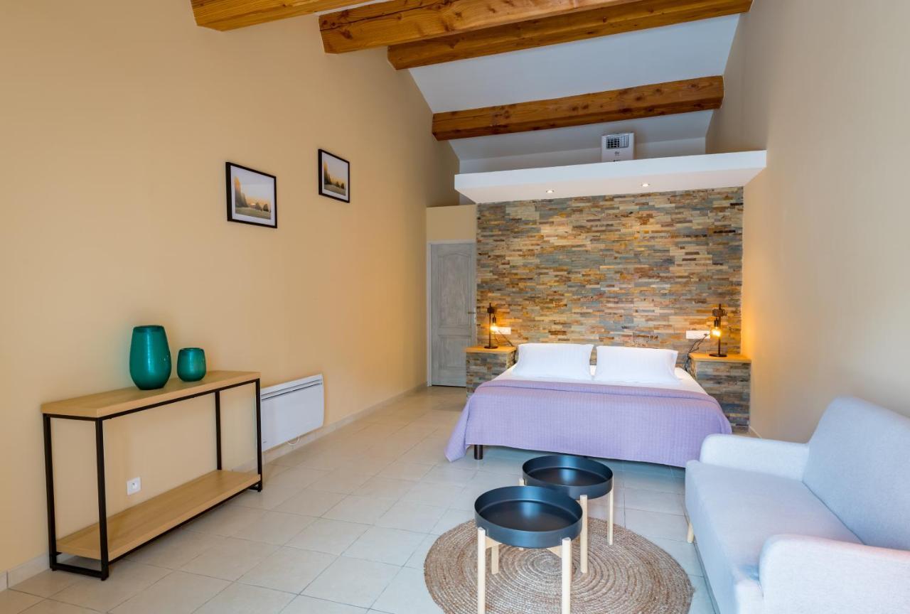 Sur Les Hauteurs Du Luberon-Chez Lisett Bed and Breakfast Caseneuve Eksteriør billede