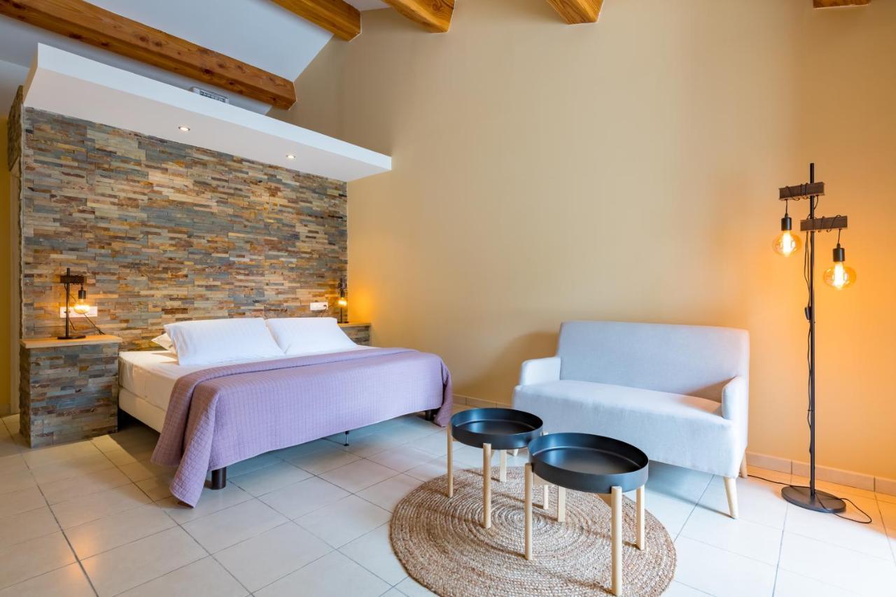 Sur Les Hauteurs Du Luberon-Chez Lisett Bed and Breakfast Caseneuve Eksteriør billede