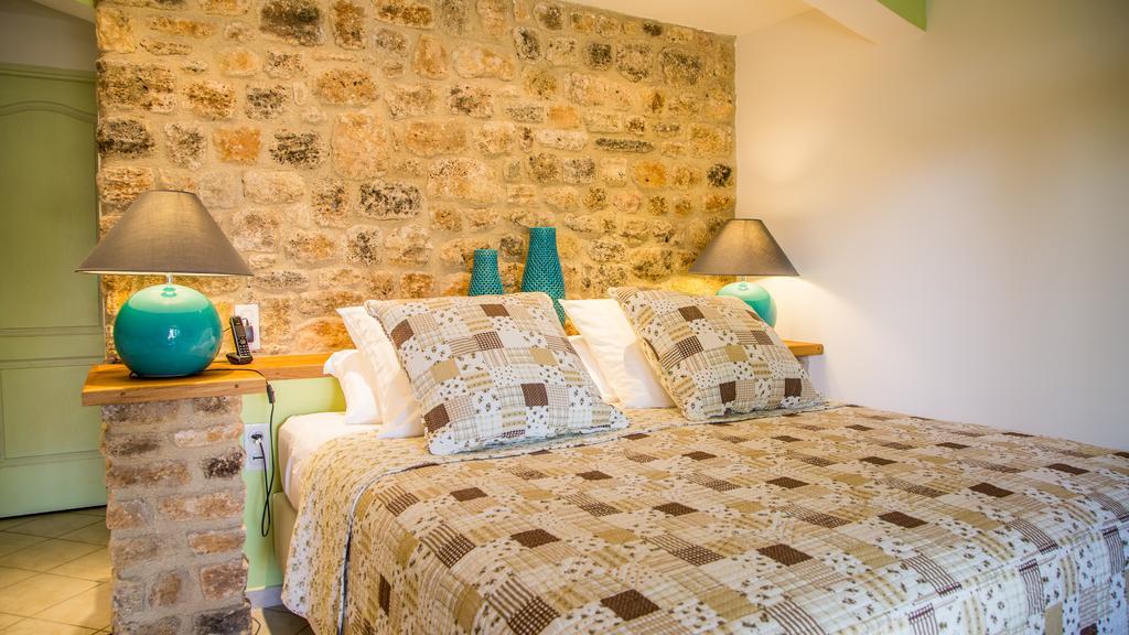 Sur Les Hauteurs Du Luberon-Chez Lisett Bed and Breakfast Caseneuve Eksteriør billede